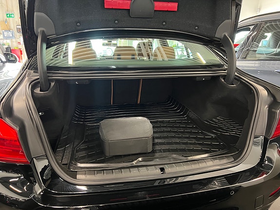 BMW 530e 28 of 30