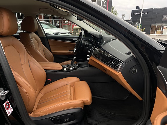 BMW 530e 14 of 30