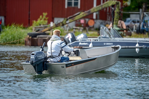 Buster Mini Sport med Yamaha 9,9 hk - liten, sporty og svært lett 4 of 5