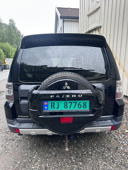 Mitsubishi Pajero 6 of 6