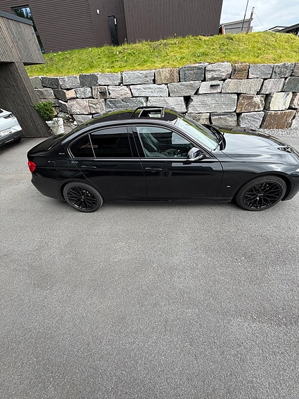 BMW 330e 3 of 5