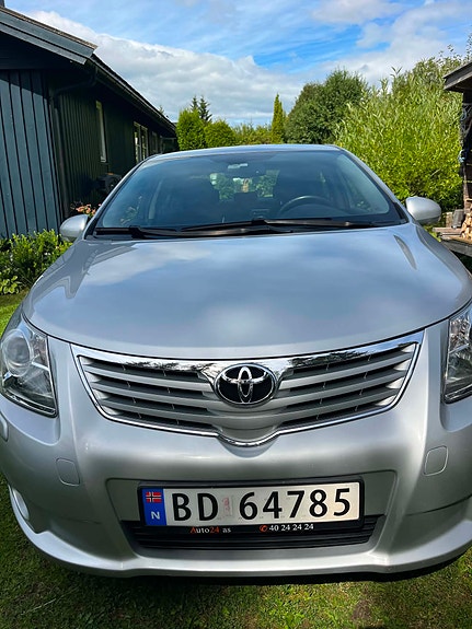 Toyota Avensis 3 of 5