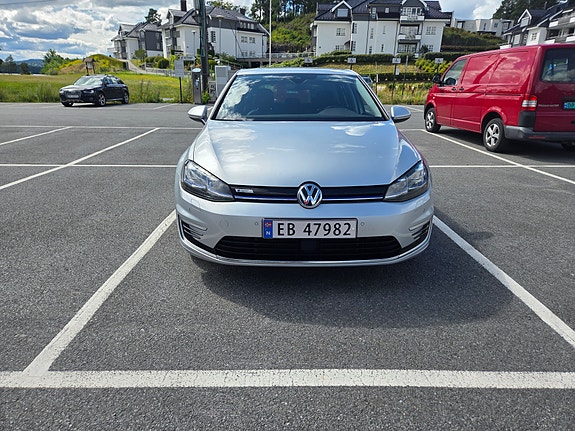 Volkswagen e-Golf VII 4 of 5