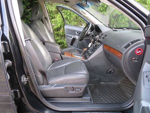 Volvo XC90 18 of 30