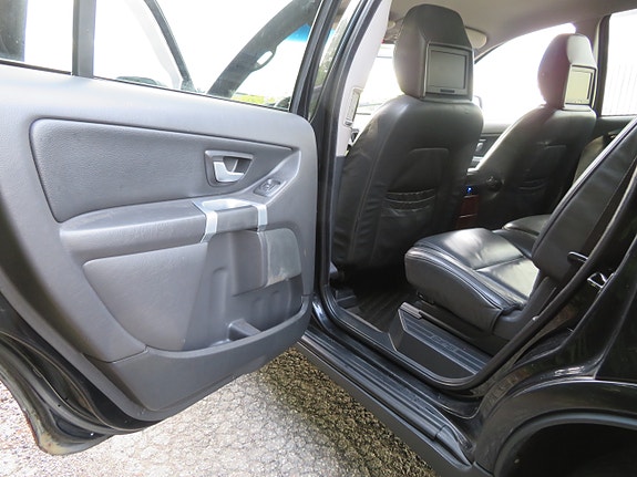 Volvo XC90 24 of 30