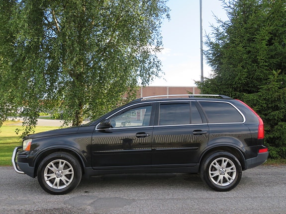 Volvo XC90 4 of 5