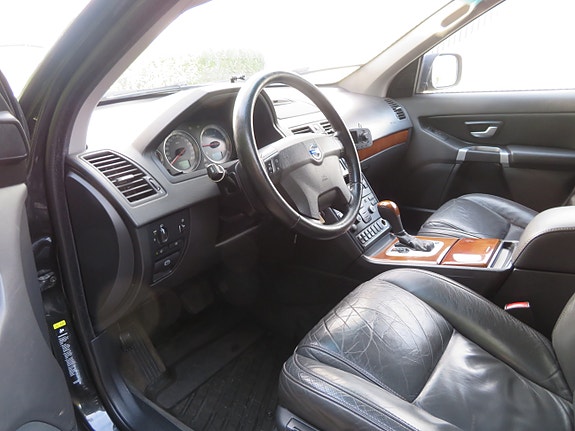 Volvo XC90 28 of 30