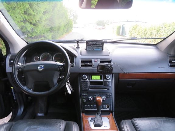 Volvo XC90 30 of 30