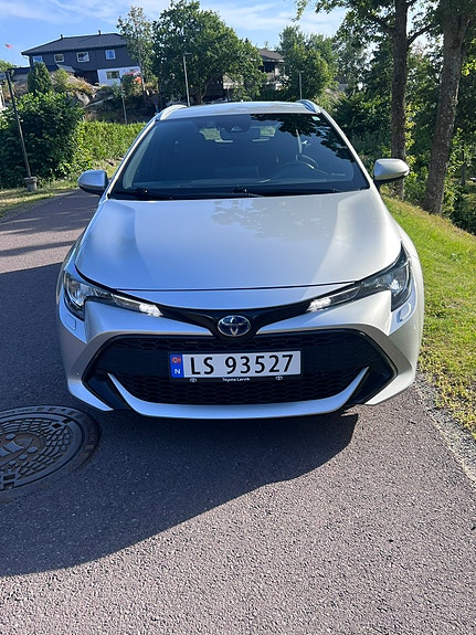 Toyota Corolla 2 of 30