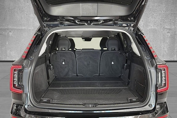 Volvo EX90 14 of 22