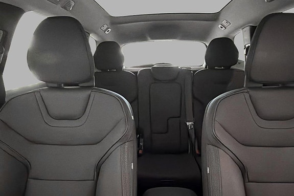 Volvo EX90 18 of 22