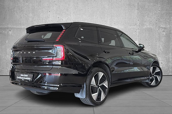 Volvo EX90 4 of 22