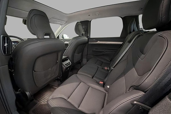 Volvo EX90 11 of 22