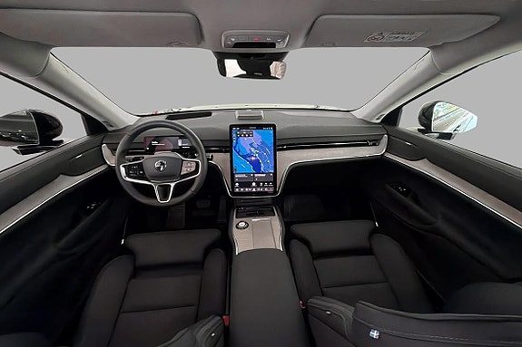 Volvo EX90 12 of 22
