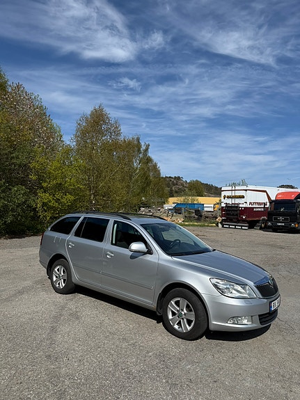 Skoda Octavia 2 of 20