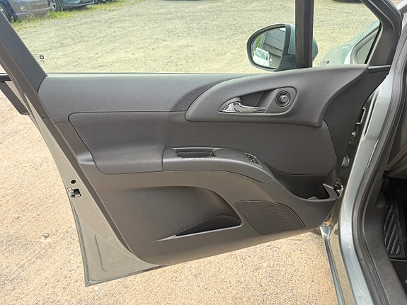 Opel Meriva 17 of 30