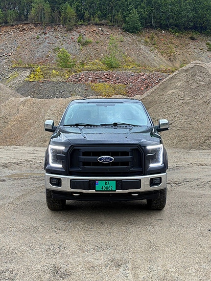 Ford F-150 4 of 5