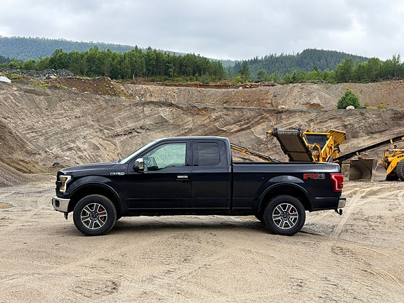 Ford F-150 2 of 5