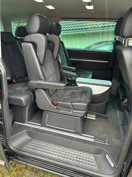 Volkswagen Multivan 5 of 8