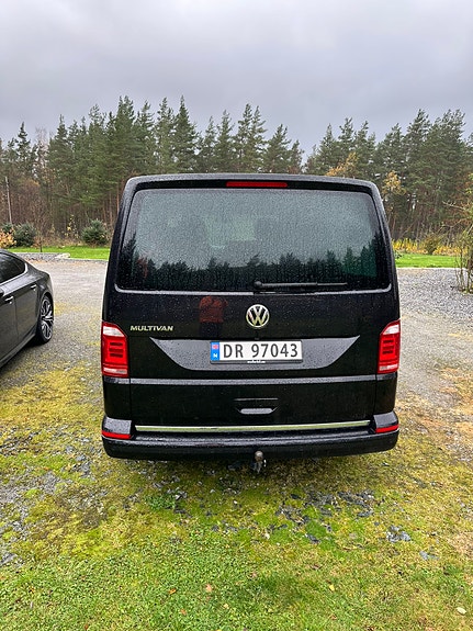Volkswagen Multivan 3 of 8