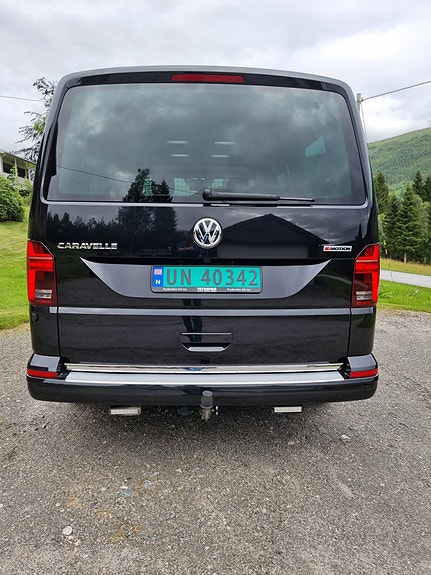 Volkswagen Caravelle 4 of 5