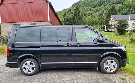 Volkswagen Caravelle 3 of 5