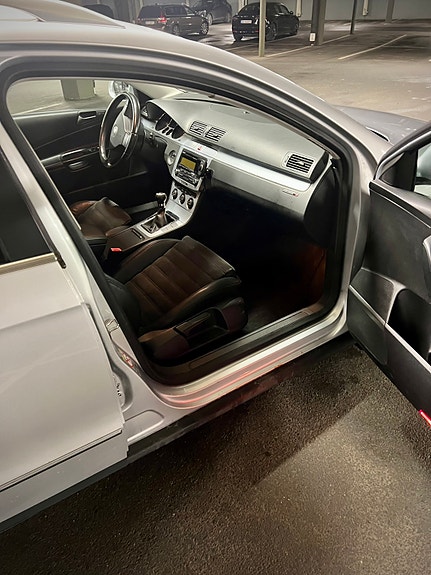 Volkswagen Passat 10 of 14