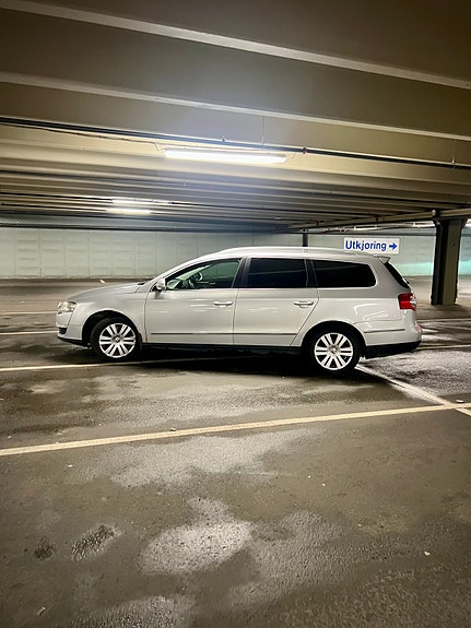 Volkswagen Passat 13 of 14