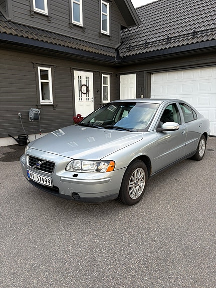 Volvo S60 3 of 5