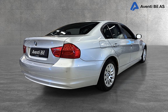 BMW 316i 3 of 5