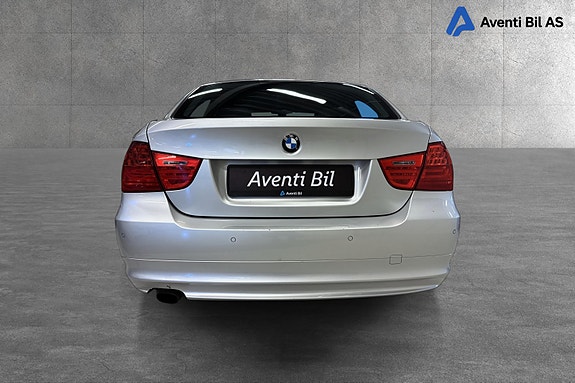 BMW 316i 4 of 5