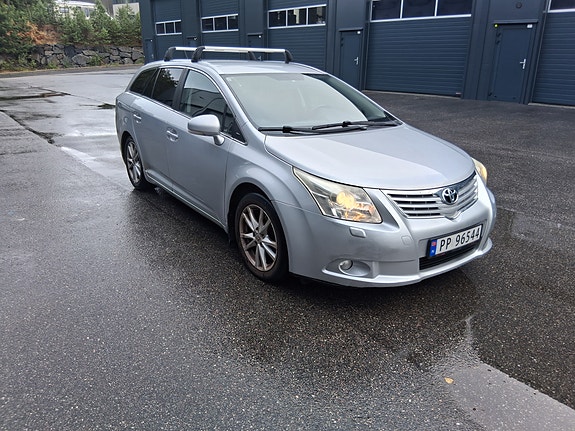 Toyota Avensis 3 of 5