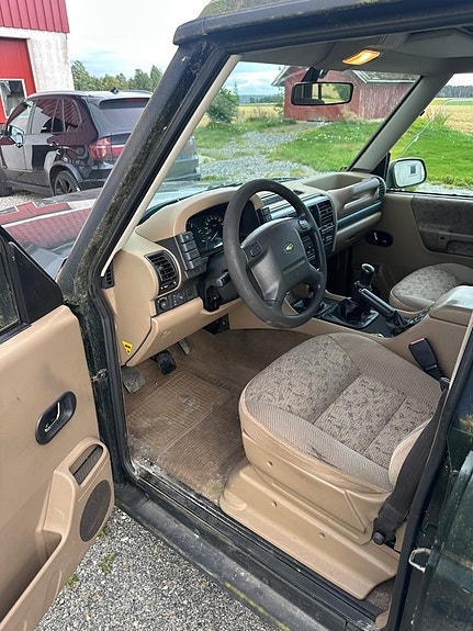 Land Rover Discovery 19 of 26