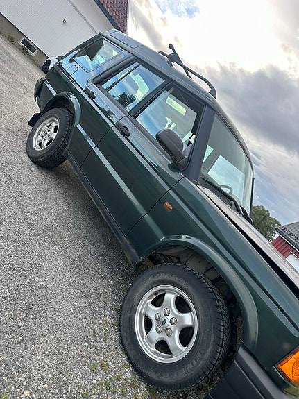 Land Rover Discovery 2 of 26