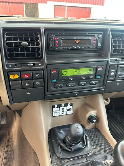 Land Rover Discovery 21 of 26