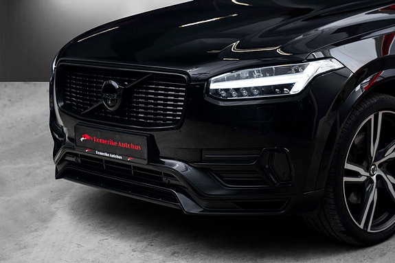 Volvo XC90 2 of 5