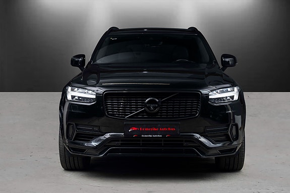 Volvo XC90 3 of 5