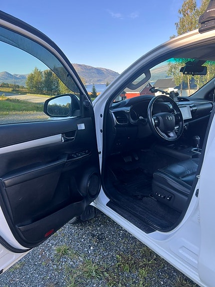 Toyota HiLux 5 of 5