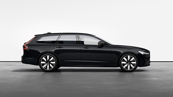 Volvo V90 2 of 26