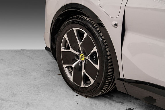 Lotus Eletre 7 of 29