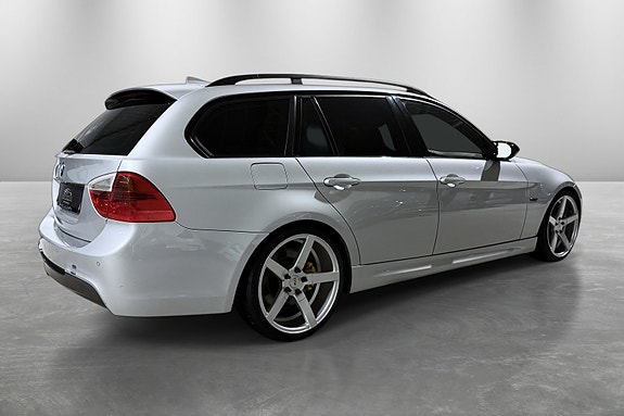 BMW 330xd 8 of 30