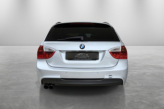 BMW 330xd 6 of 30