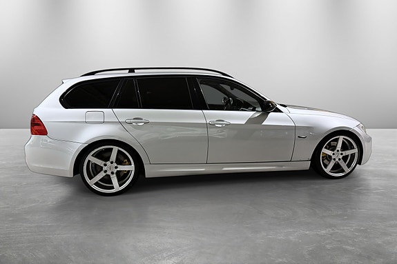 BMW 330xd 9 of 30