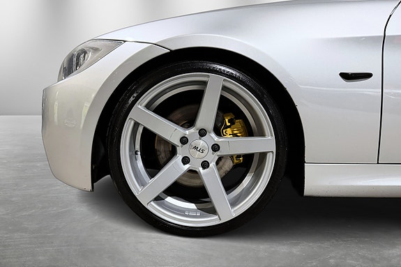 BMW 330xd 15 of 30
