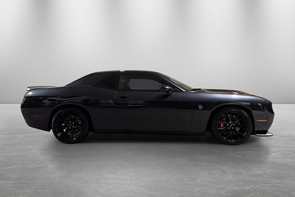 Dodge Challenger 11 of 30