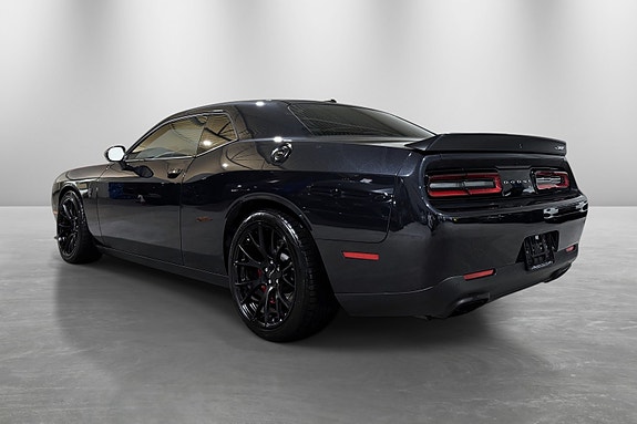 Dodge Challenger 4 of 30