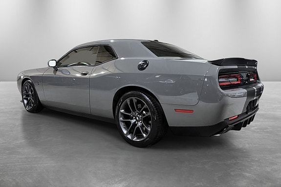 Dodge Challenger 4 of 30