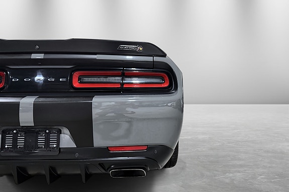 Dodge Challenger 16 of 30