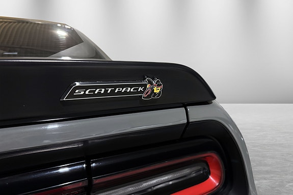 Dodge Challenger 17 of 30
