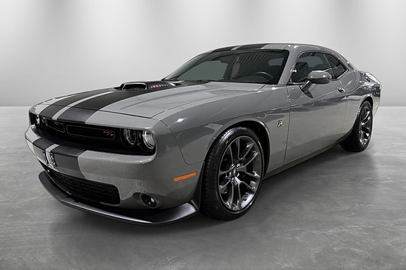 Dodge Challenger 2 of 30